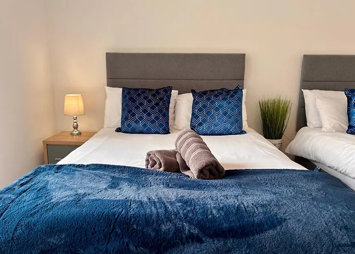 Franks Apt 4 - Roof Terrace - Sleeps 6
