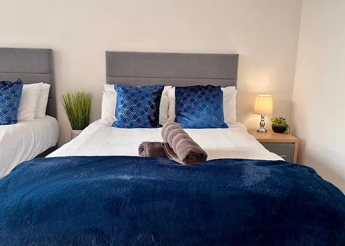 Franks Apt 4 - Roof Terrace - Sleeps 6