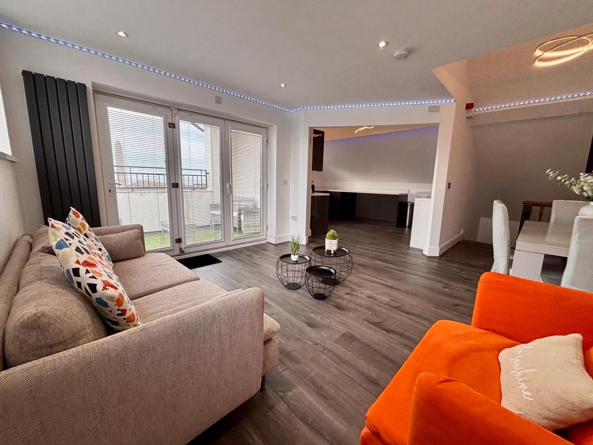 Franks 4 - Roof Terrace - Sleeps 6 Apartment *