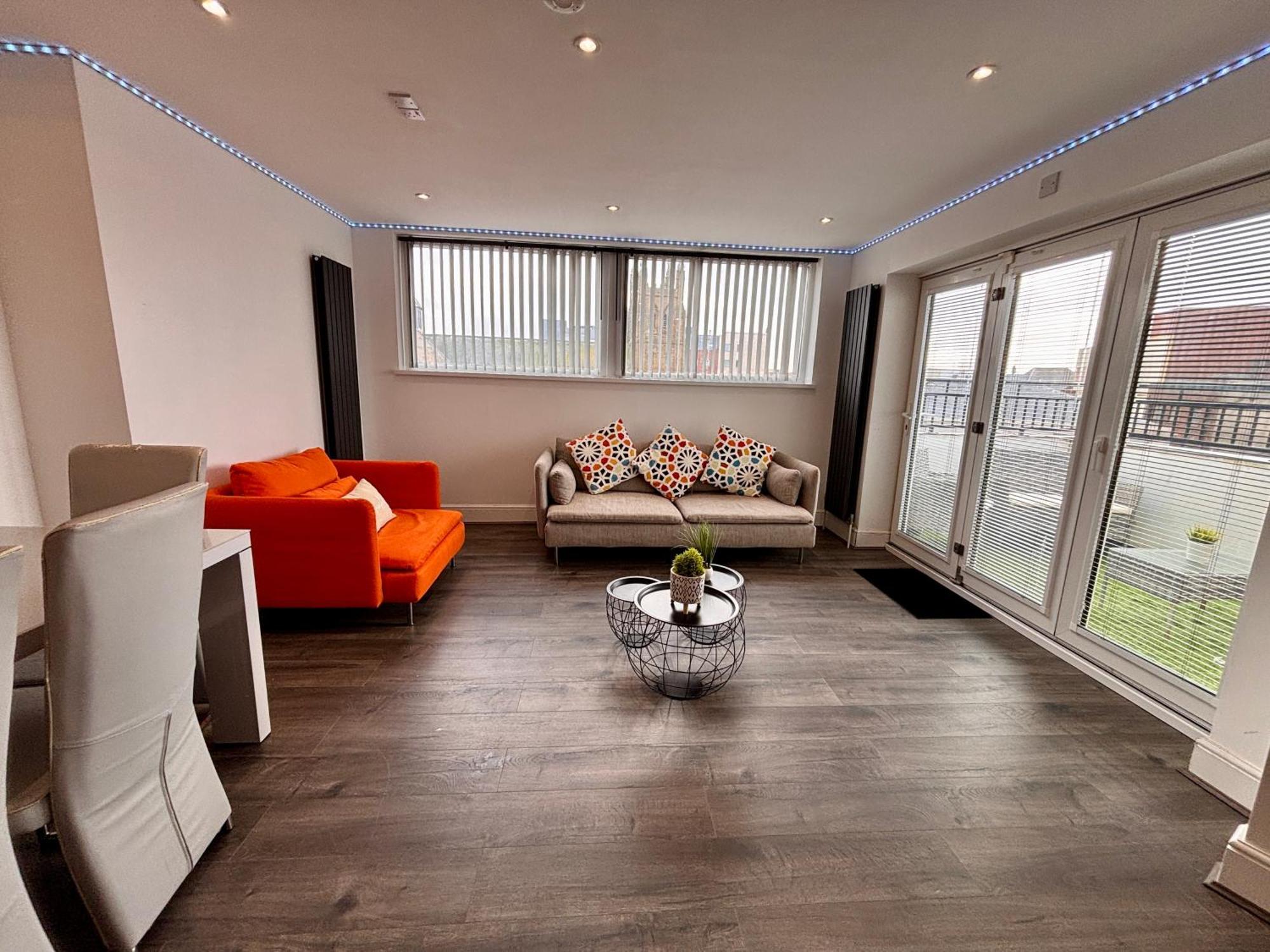 Apartment Franks 4 - Roof Terrace - Sleeps 6 Blackpool