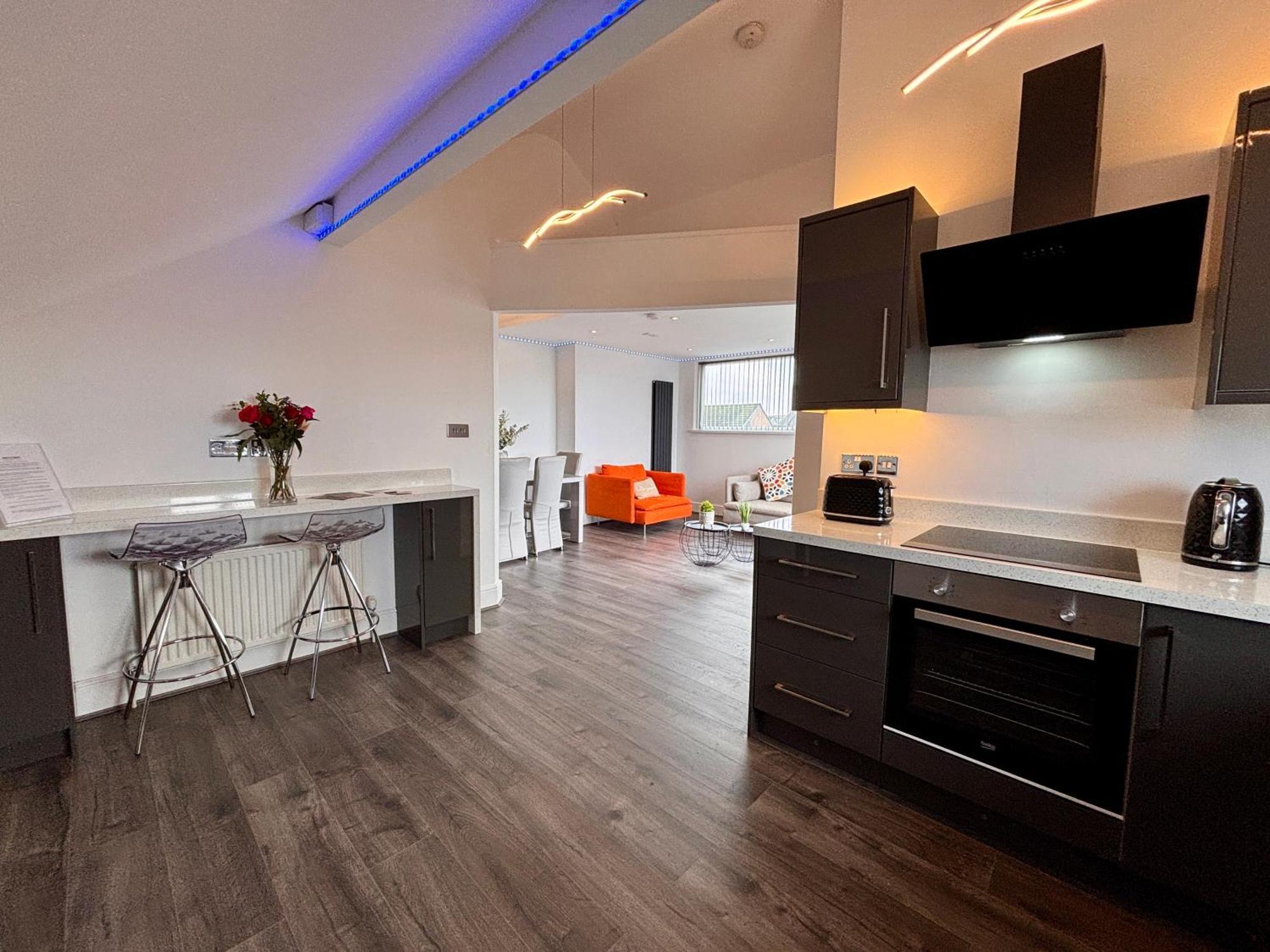 Franks 4 - Roof Terrace - Sleeps 6 * Blackpool