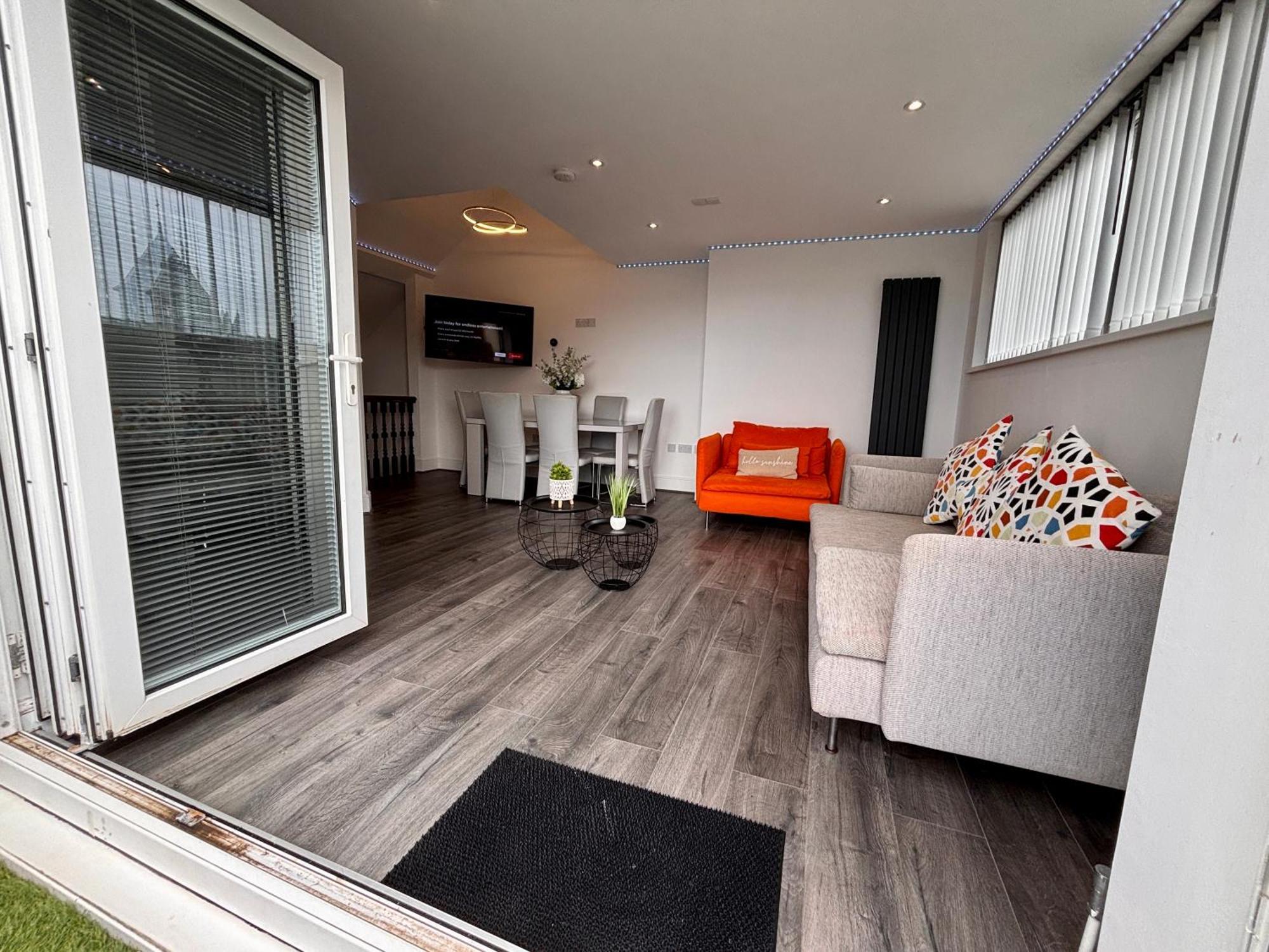 Franks 4 - Roof Terrace - Sleeps 6 Apartment
