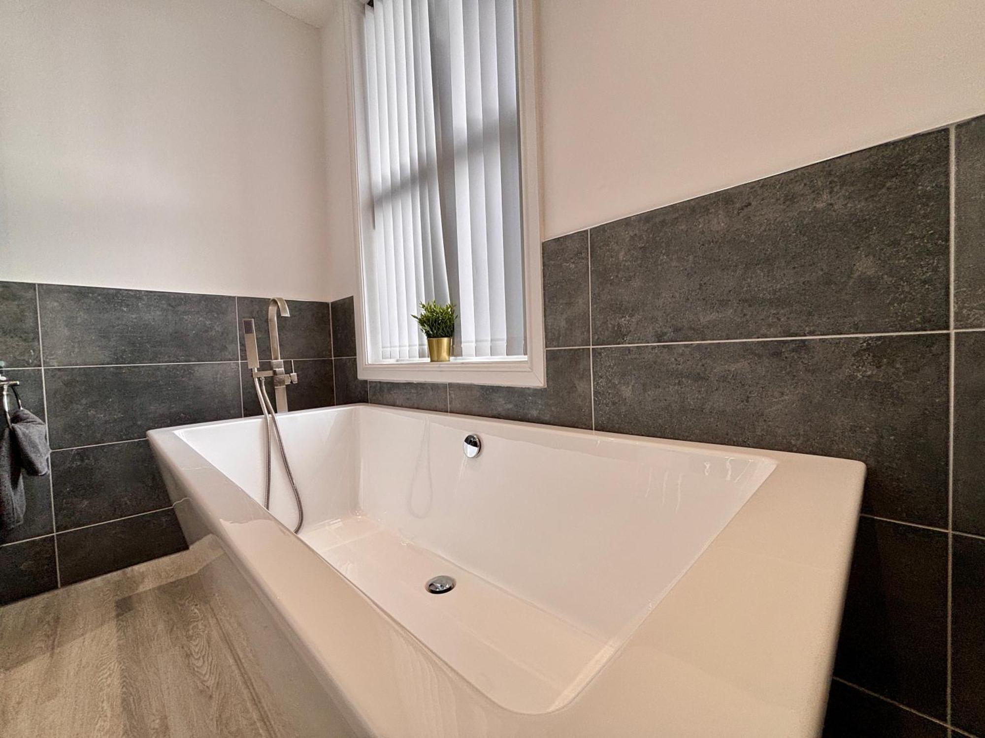 Apartment Franks 4 - Roof Terrace - Sleeps 6 Blackpool