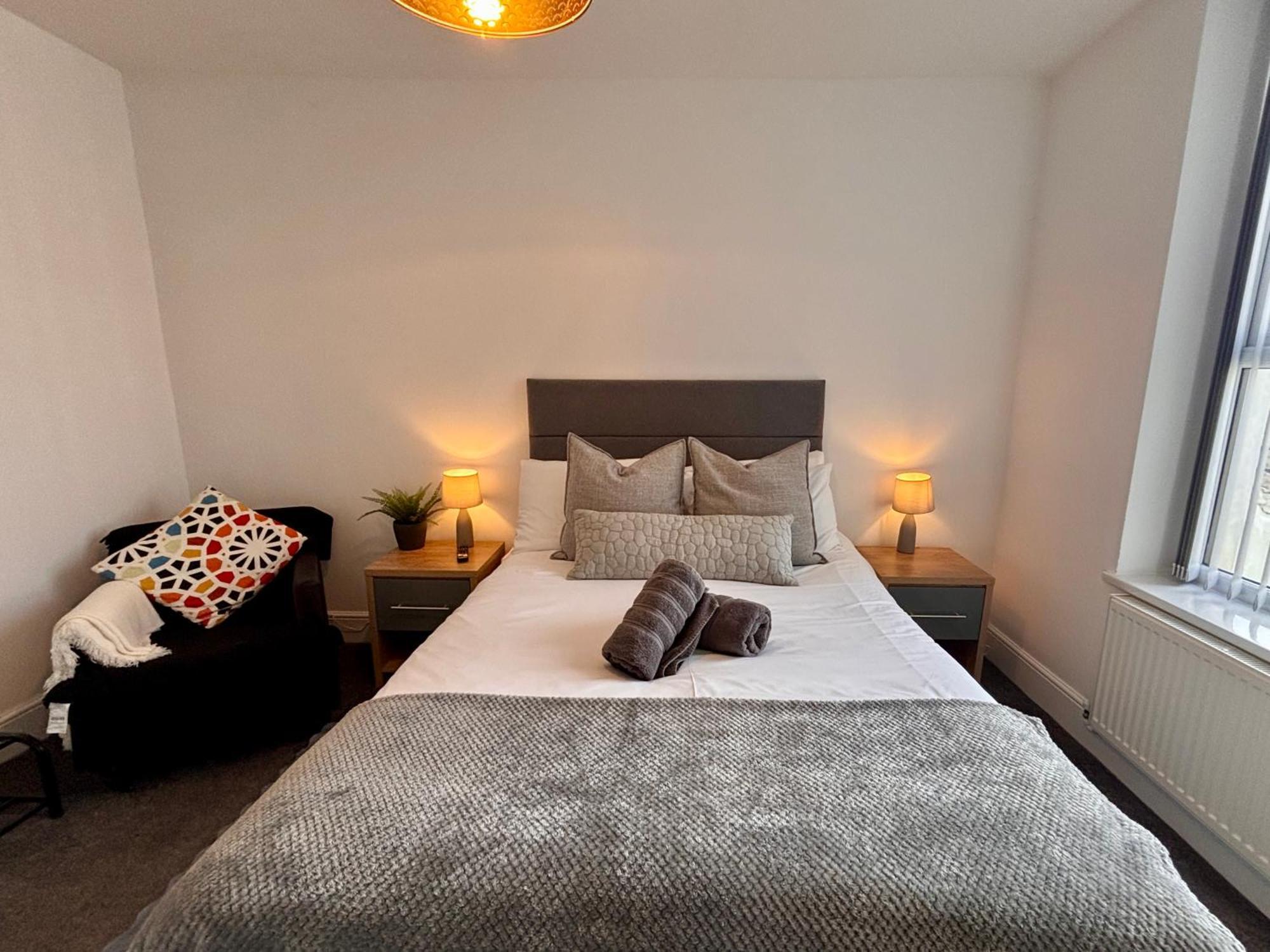 Franks 4 - Roof Terrace - Sleeps 6